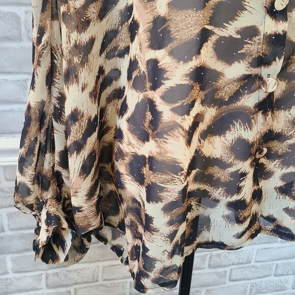 Beulah Style Sheer One Size Over Shirt Top Leopard Print Button Up Glam NEW - Picture 9 of 9